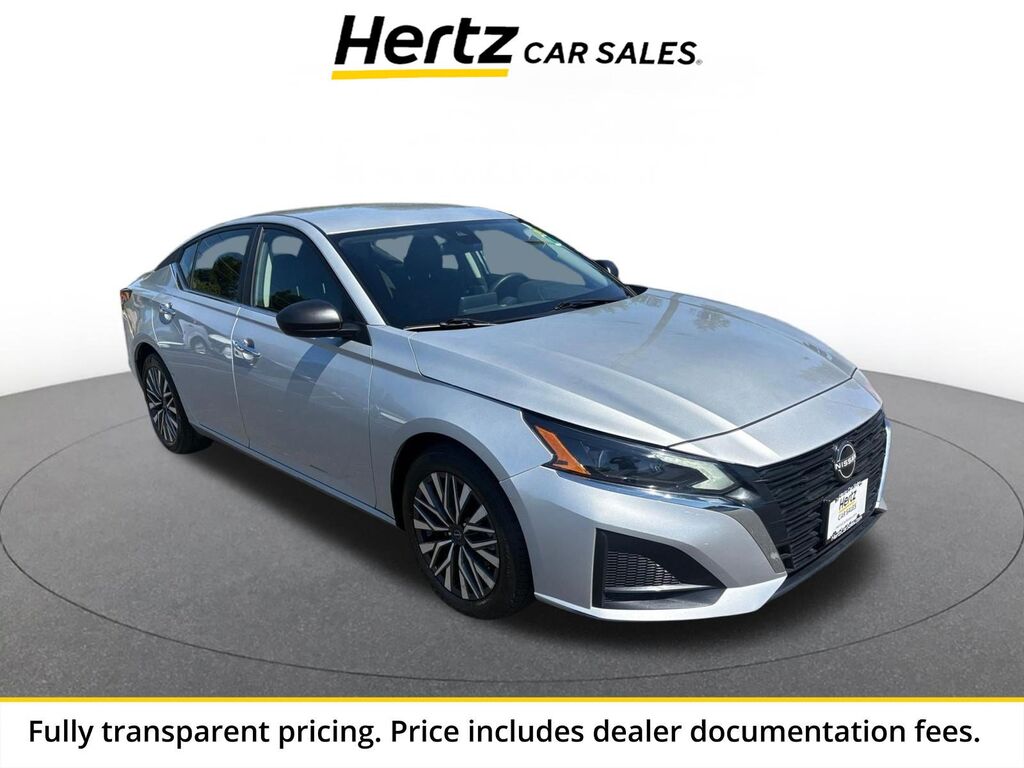 2024 Nissan Altima 2.5 SV — photo 1 of 13