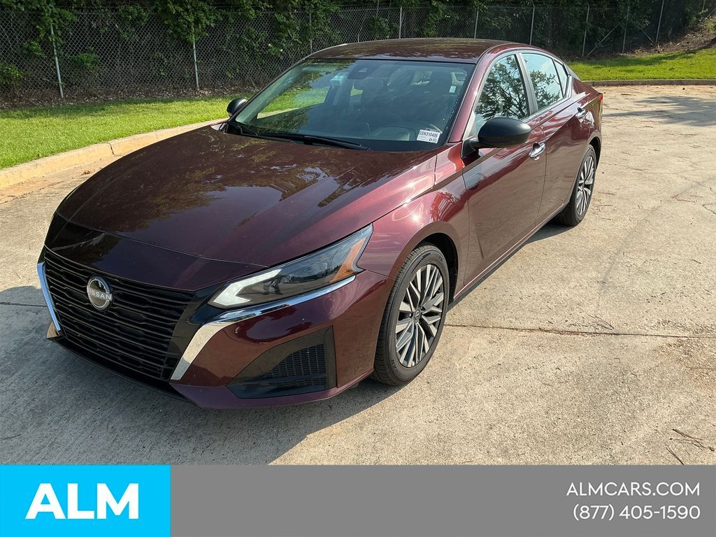2025 Nissan Altima 2.5 SV — photo 1 of 13