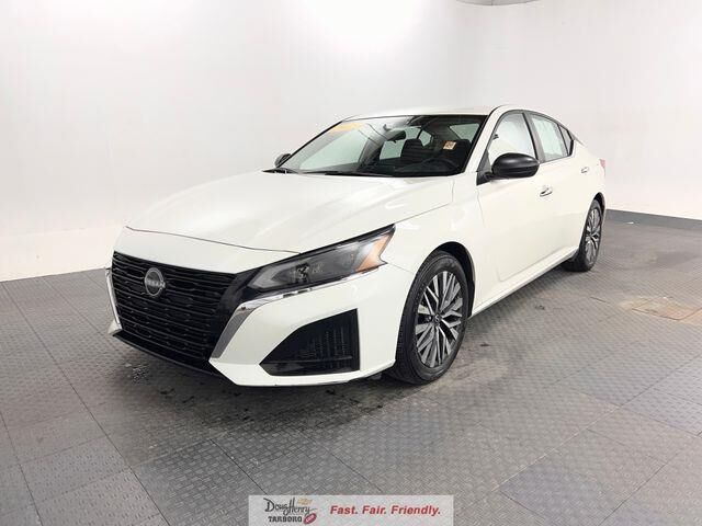 2025 Nissan Altima 2.5 SV — photo 1 of 24