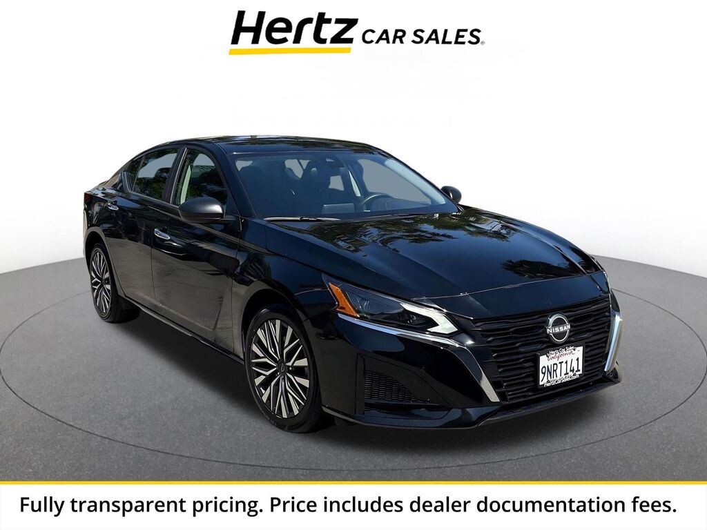 2025 Nissan Altima SV — photo 1 of 13