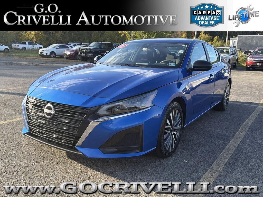2025 Nissan Altima SV FWD — photo 1 of 13
