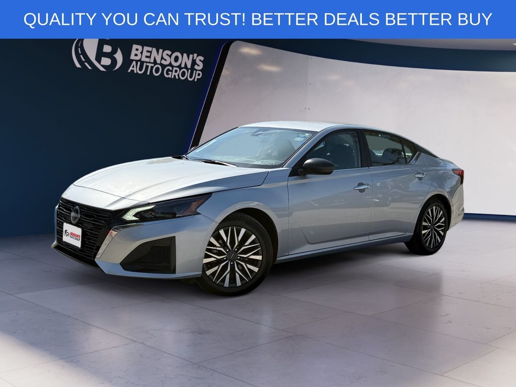 2025 Nissan Altima 2.5 SV — photo 1 of 13