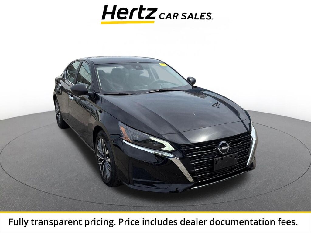 2025 Nissan Altima SV — photo 1 of 13