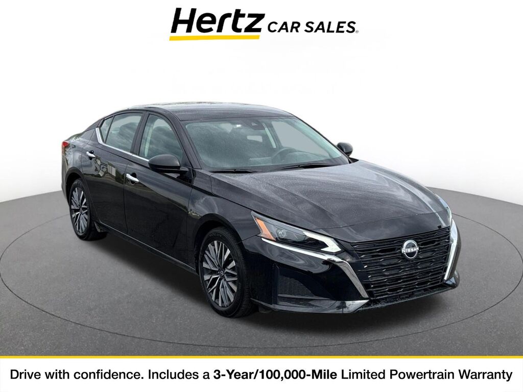 2025 Nissan Altima SV — photo 1 of 11