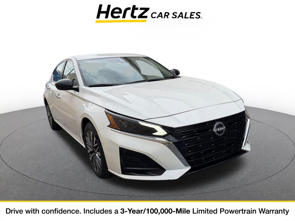 2025 Nissan Altima SV — photo 1 of 11