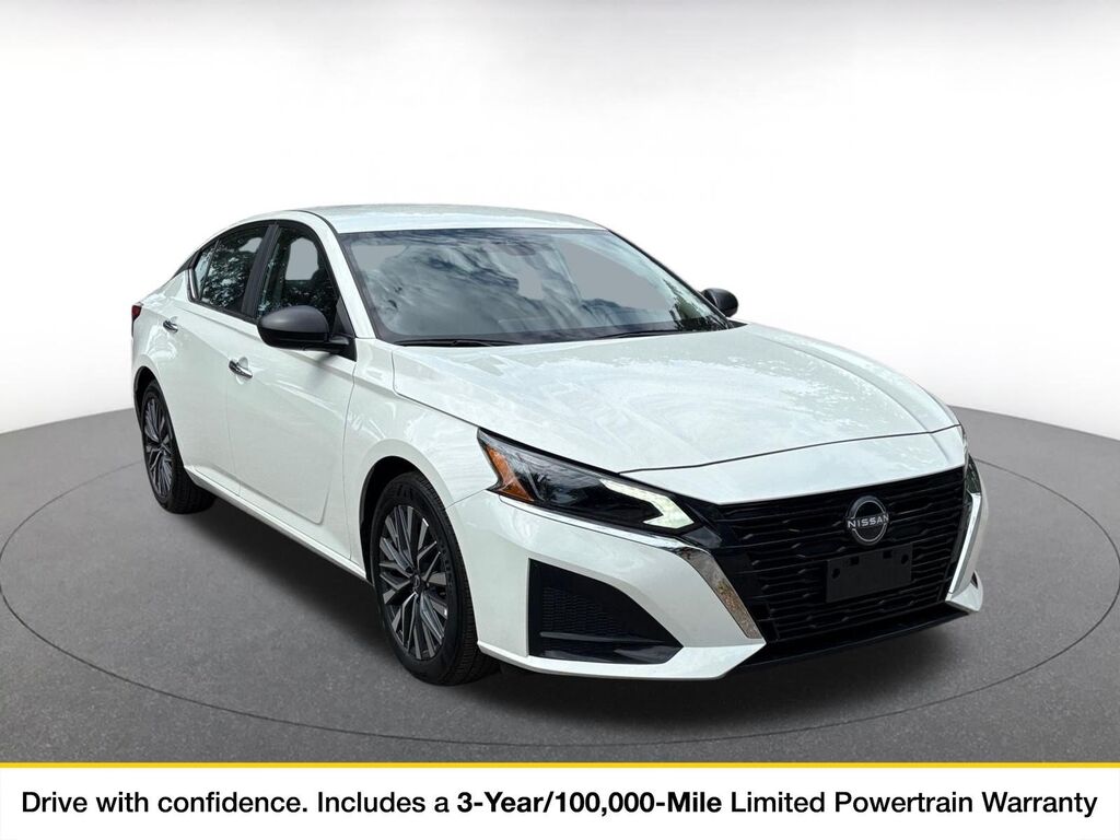 2025 Nissan Altima SV — photo 1 of 11
