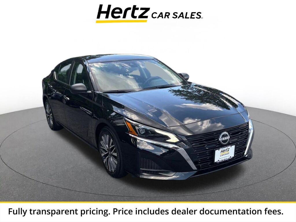 2025 Nissan Altima SV — photo 1 of 13