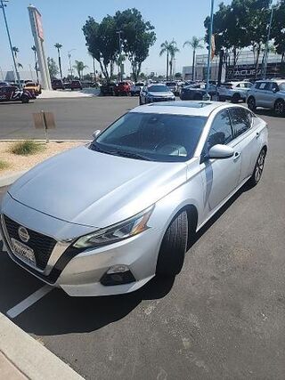2019 Nissan Altima 2.5 SV — photo 1 of 14