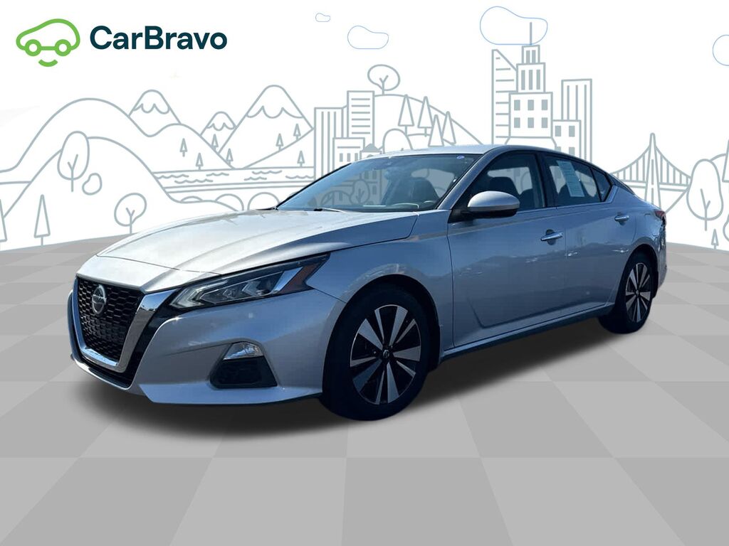 2022 Nissan Altima SV FWD — photo 1 of 7