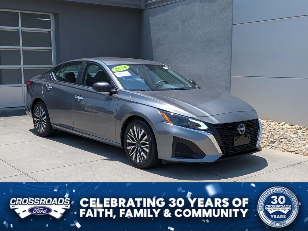 2024 Nissan Altima 2.5 SV — photo 1 of 14