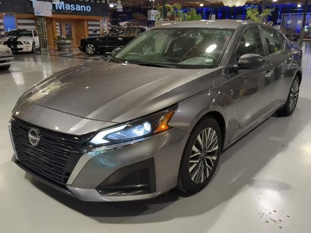 2024 Nissan Altima 2.5 SV — photo 1 of 13