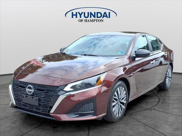 2024 Nissan Altima 2.5 SV — photo 1 of 13