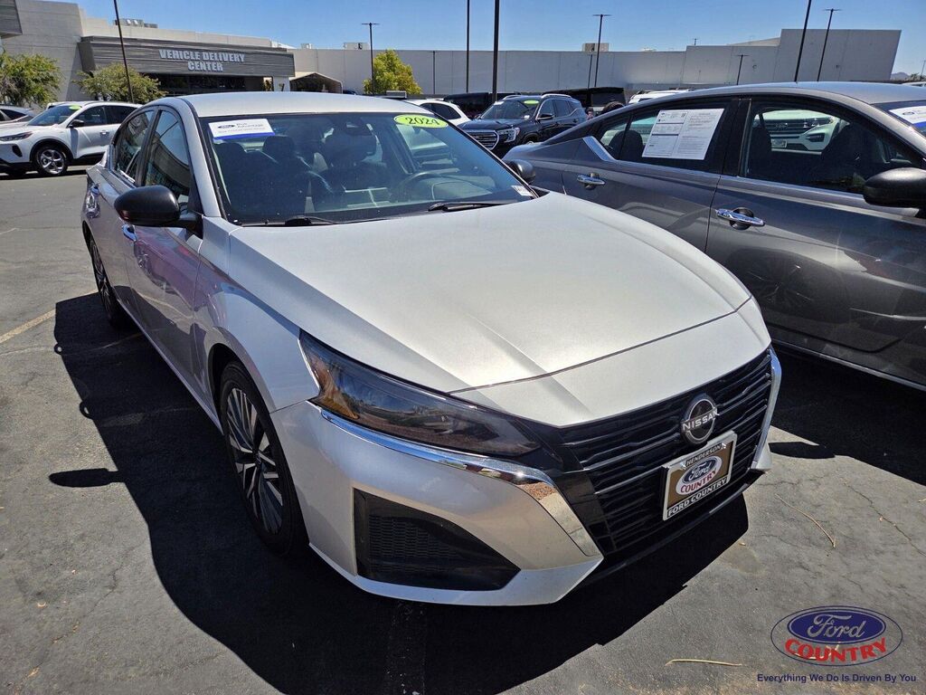 2024 Nissan Altima 2.5 SV — photo 1 of 3