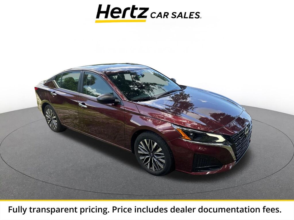 2025 Nissan Altima SV — photo 1 of 13