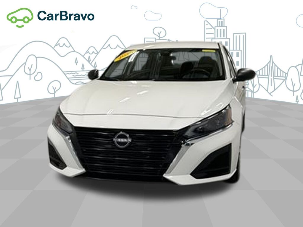 2025 Nissan Altima SV FWD — photo 1 of 6