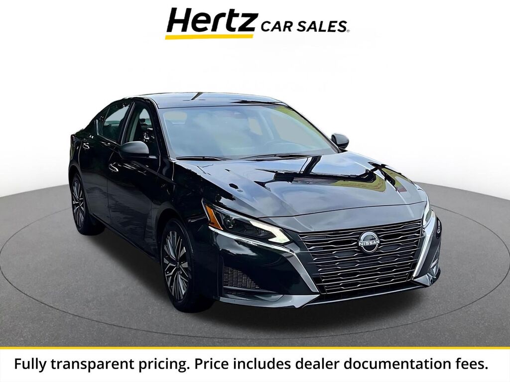 2025 Nissan Altima SV — photo 1 of 13