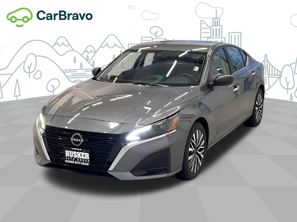 2025 Nissan Altima SV FWD — photo 1 of 6