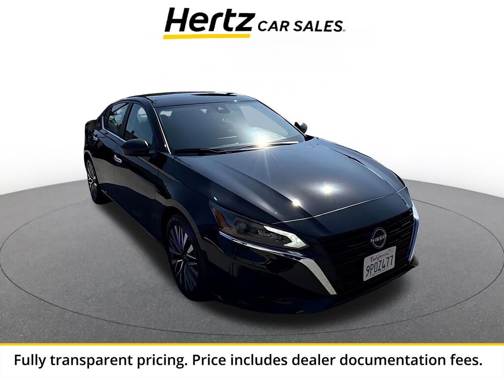 2025 Nissan Altima SV — photo 1 of 13