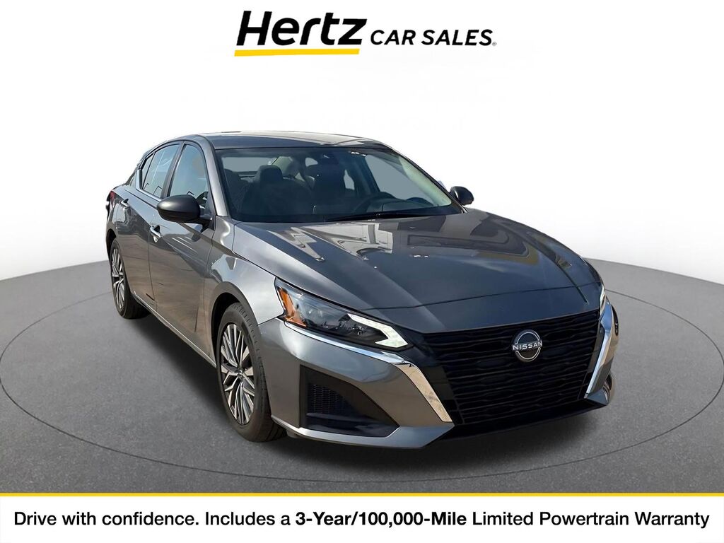 2025 Nissan Altima SV — photo 1 of 11