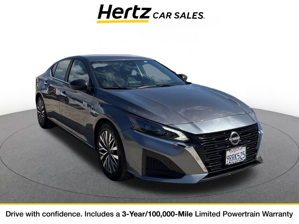 2025 Nissan Altima SV — photo 1 of 11