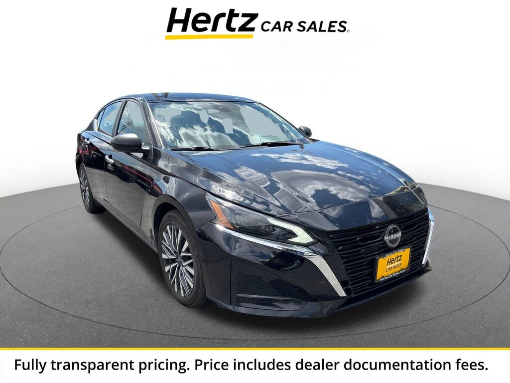 2025 Nissan Altima SV — photo 1 of 2