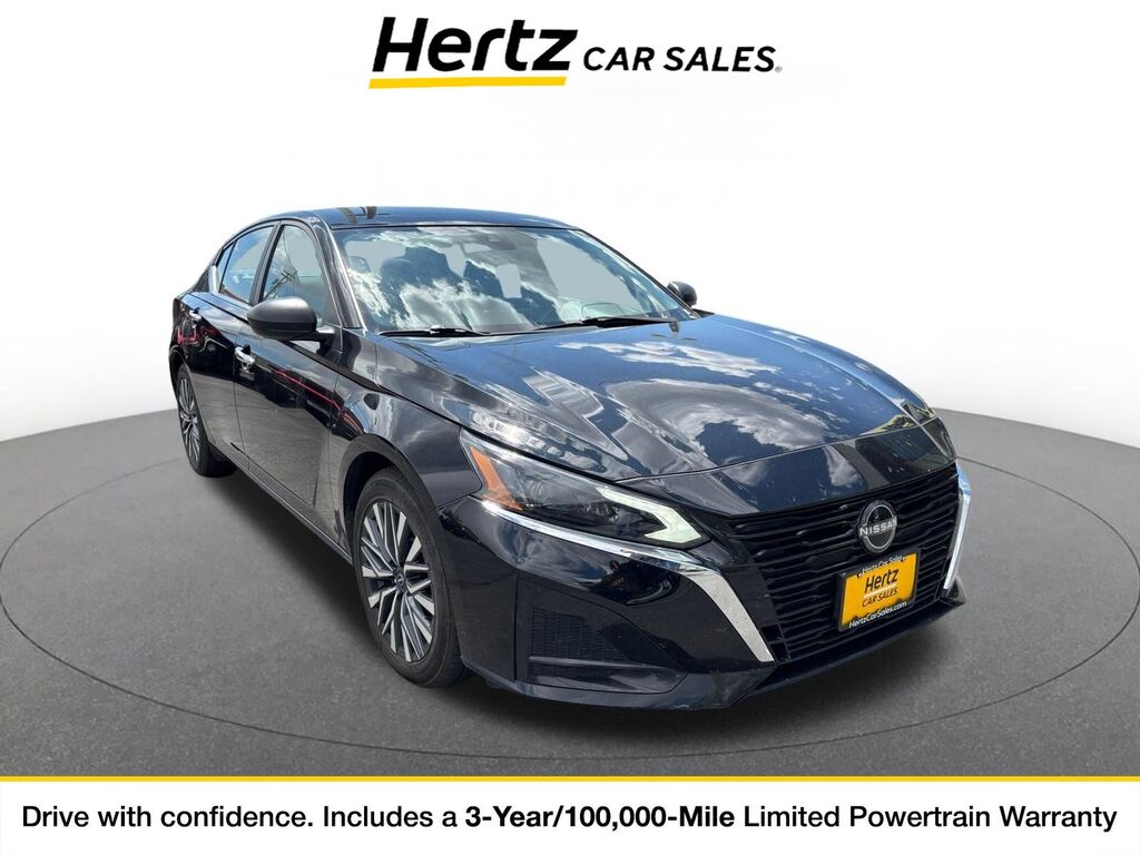 2025 Nissan Altima SV — photo 1 of 11