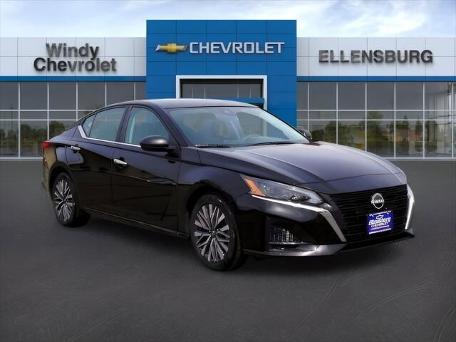2025 Nissan Altima 2.5 SV — photo 1 of 48