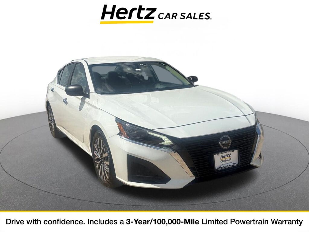 2025 Nissan Altima SV — photo 1 of 11
