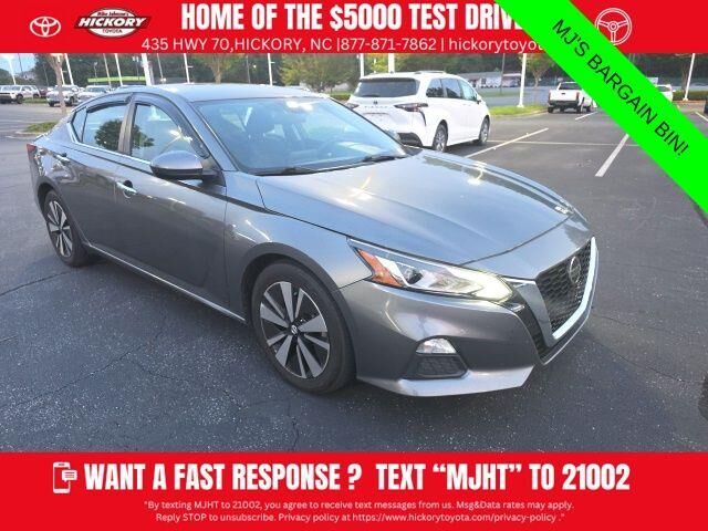 2022 Nissan Altima 2.5 SV — photo 1 of 26