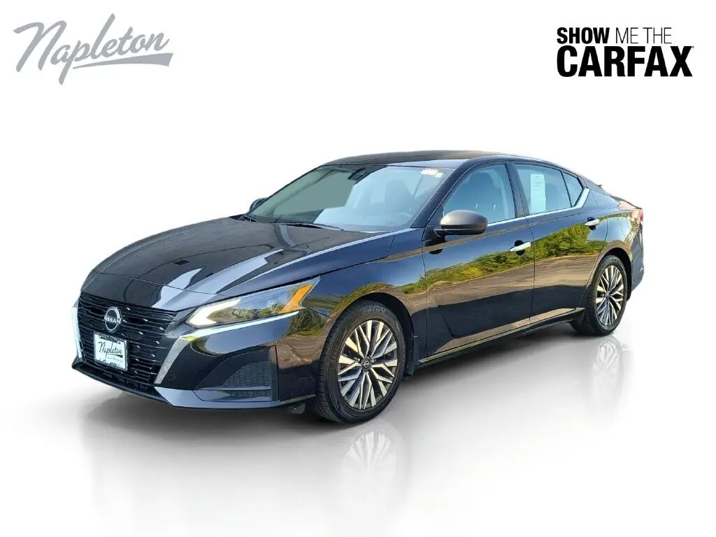 2024 Nissan Altima 2.5 SV — photo 1 of 13