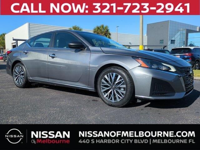 2024 Nissan Altima 2.5 SV — photo 1 of 13