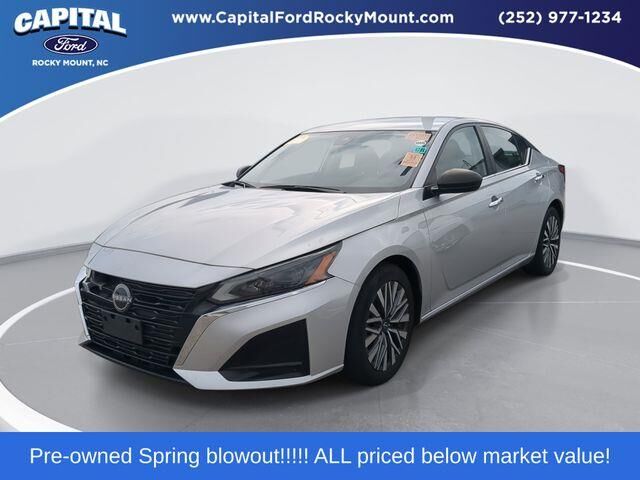 2024 Nissan Altima 2.5 SV — photo 1 of 13