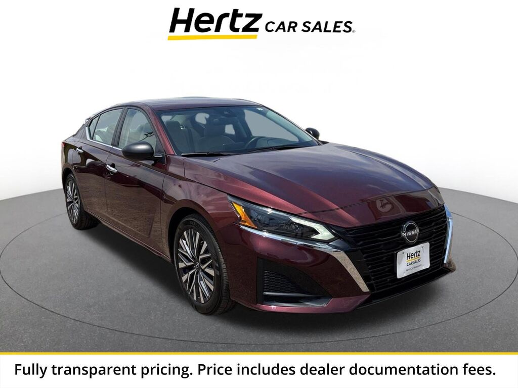 2025 Nissan Altima SV — photo 1 of 13