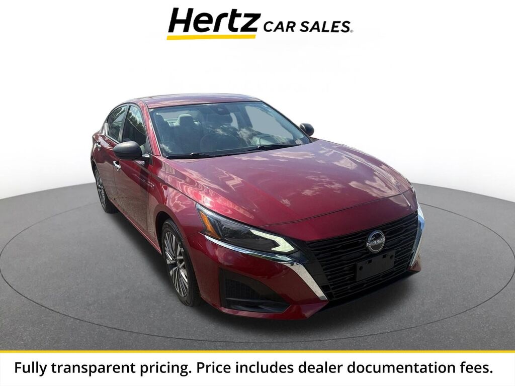2025 Nissan Altima SV — photo 1 of 13