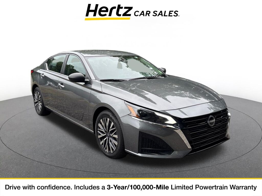 2025 Nissan Altima SV — photo 1 of 11