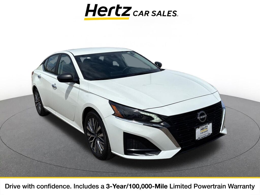 2025 Nissan Altima SV — photo 1 of 11