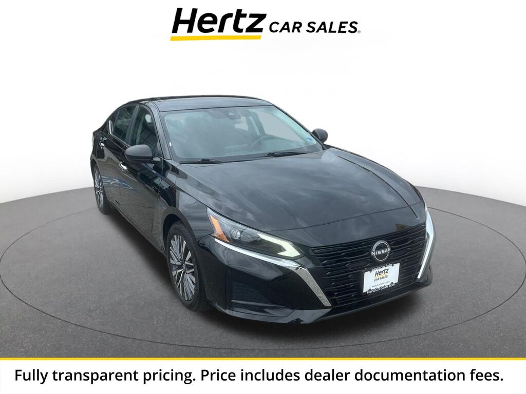 2025 Nissan Altima SV — photo 1 of 13