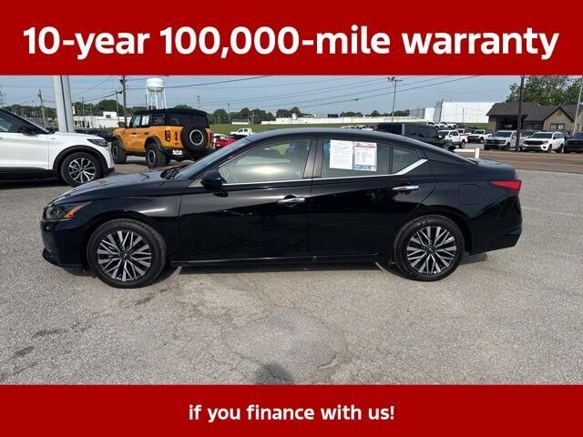 2025 Nissan Altima 2.5 SV — photo 1 of 26