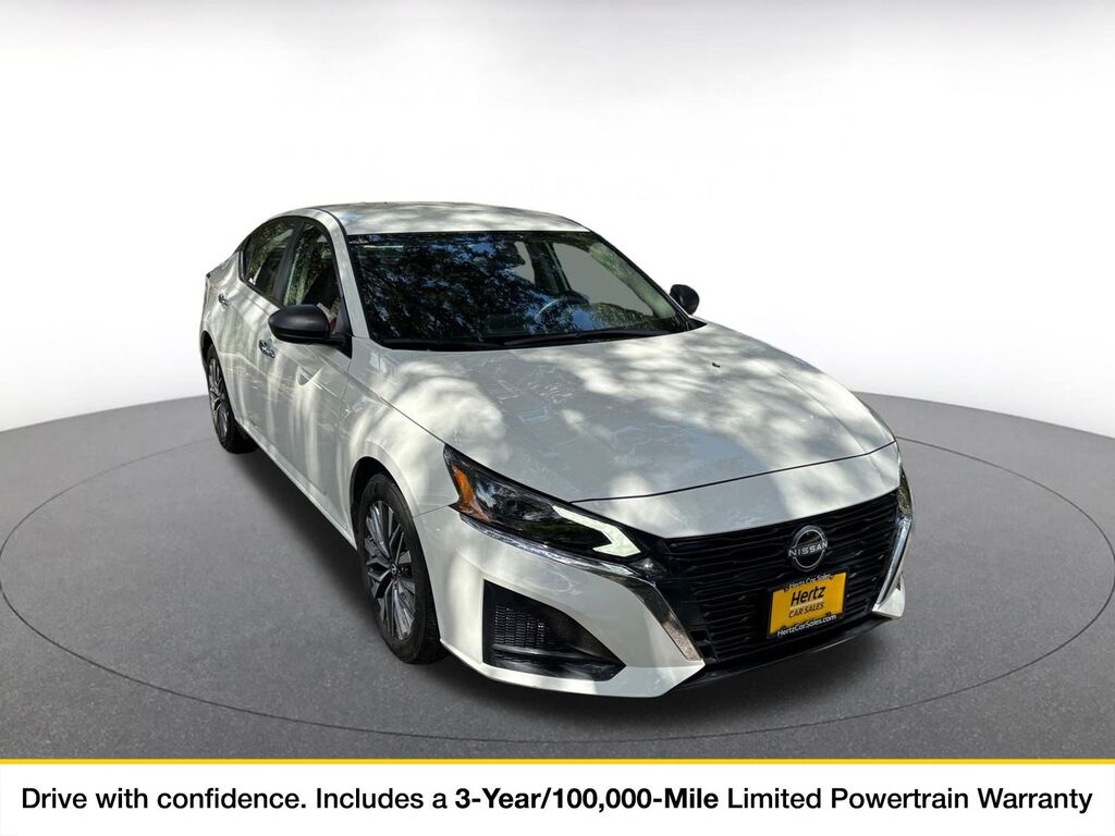 2025 Nissan Altima SV — photo 1 of 11