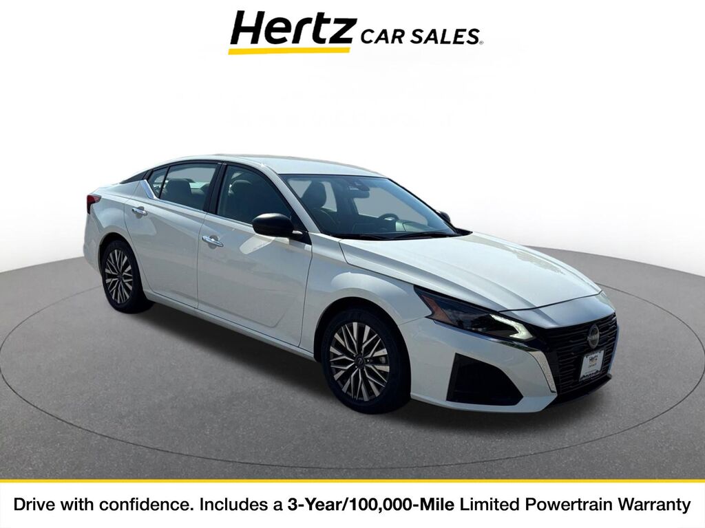 2025 Nissan Altima SV — photo 1 of 11