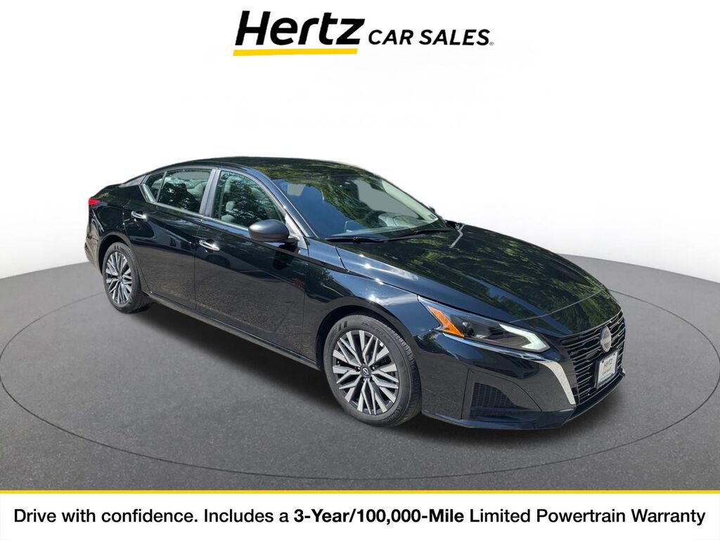 2025 Nissan Altima SV — photo 1 of 11