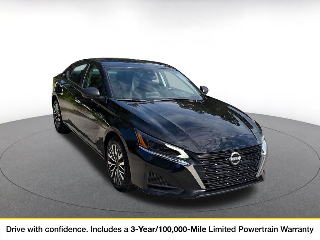 2025 Nissan Altima SV — photo 1 of 11