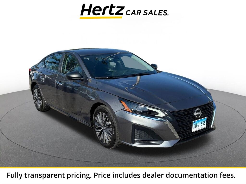 2025 Nissan Altima SV — photo 1 of 1
