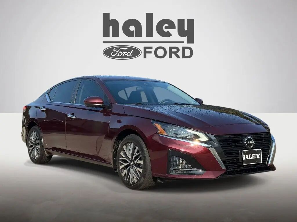 2023 Nissan Altima 2.5 SV — photo 1 of 13