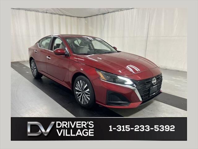 2023 Nissan Altima 2.5 SV — photo 1 of 13