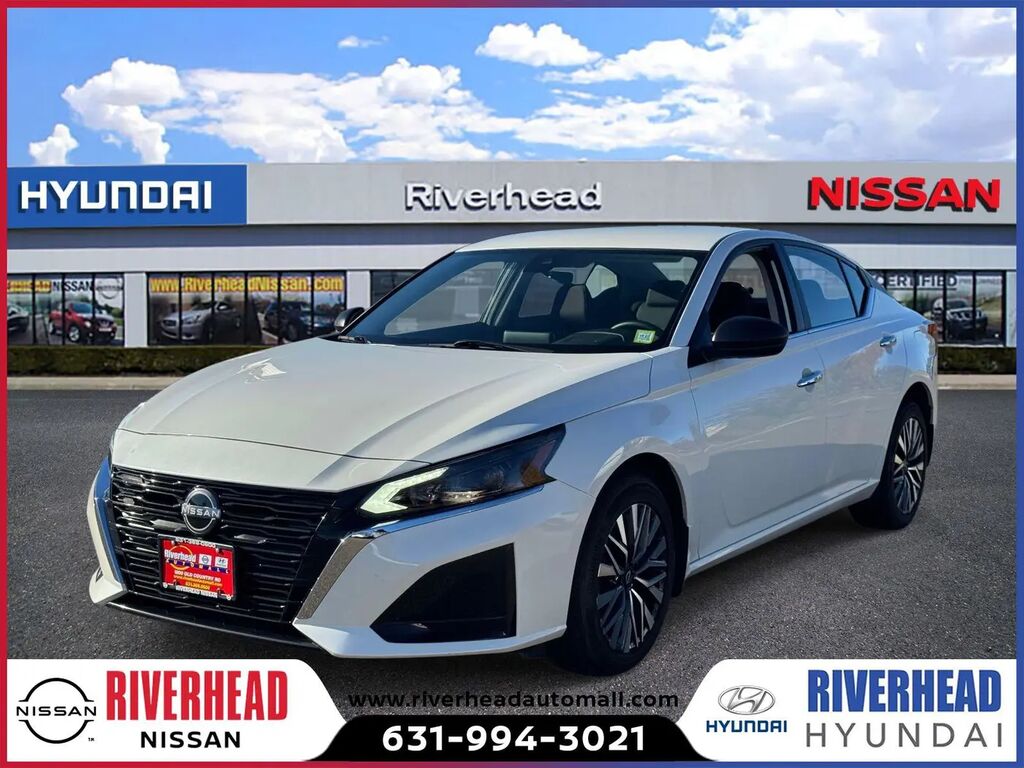 2024 Nissan Altima 2.5 SV — photo 1 of 13
