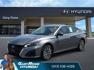 2025 Nissan Altima 2.5 SV — photo 1 of 13