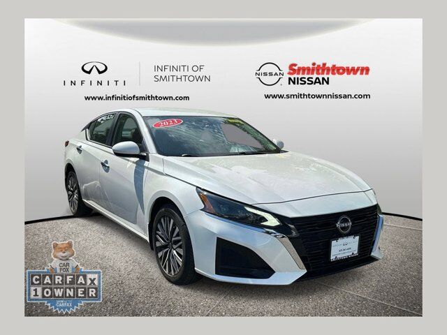 2023 Nissan Altima 2.5 SV — photo 1 of 12
