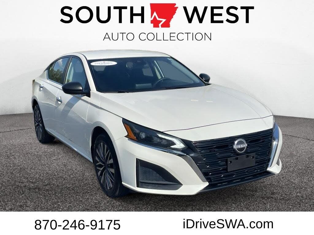 2025 Nissan Altima 2.5 SV — photo 1 of 2