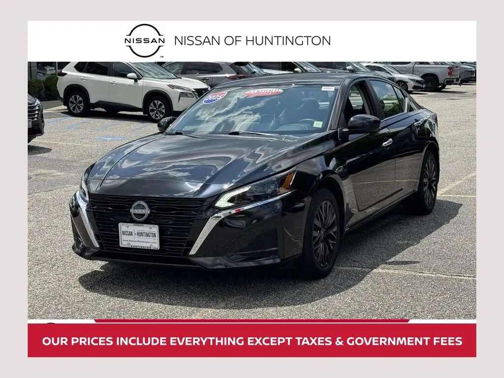2025 Nissan Altima 2.5 SV — photo 1 of 25